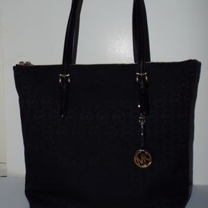 New Michael Kors Jet Set Signature Logo Black Tote